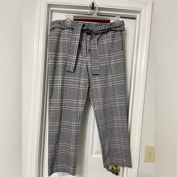 Ann Taylor, Women’s size 16 dress pants, with tie belt - Picture 3 of 6